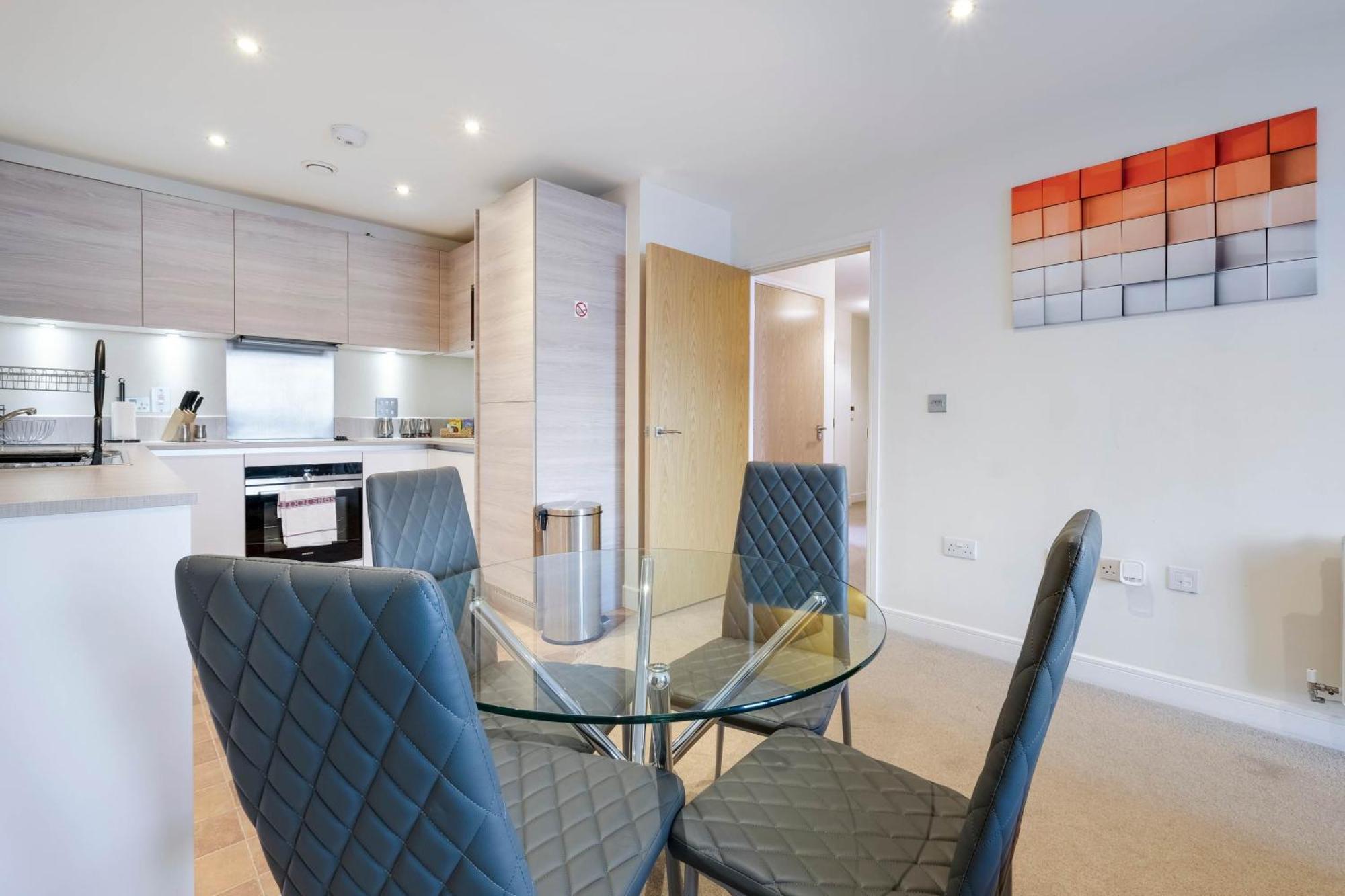 Alder House Serviced Apartment Maidenhead By 360Stays מראה חיצוני תמונה