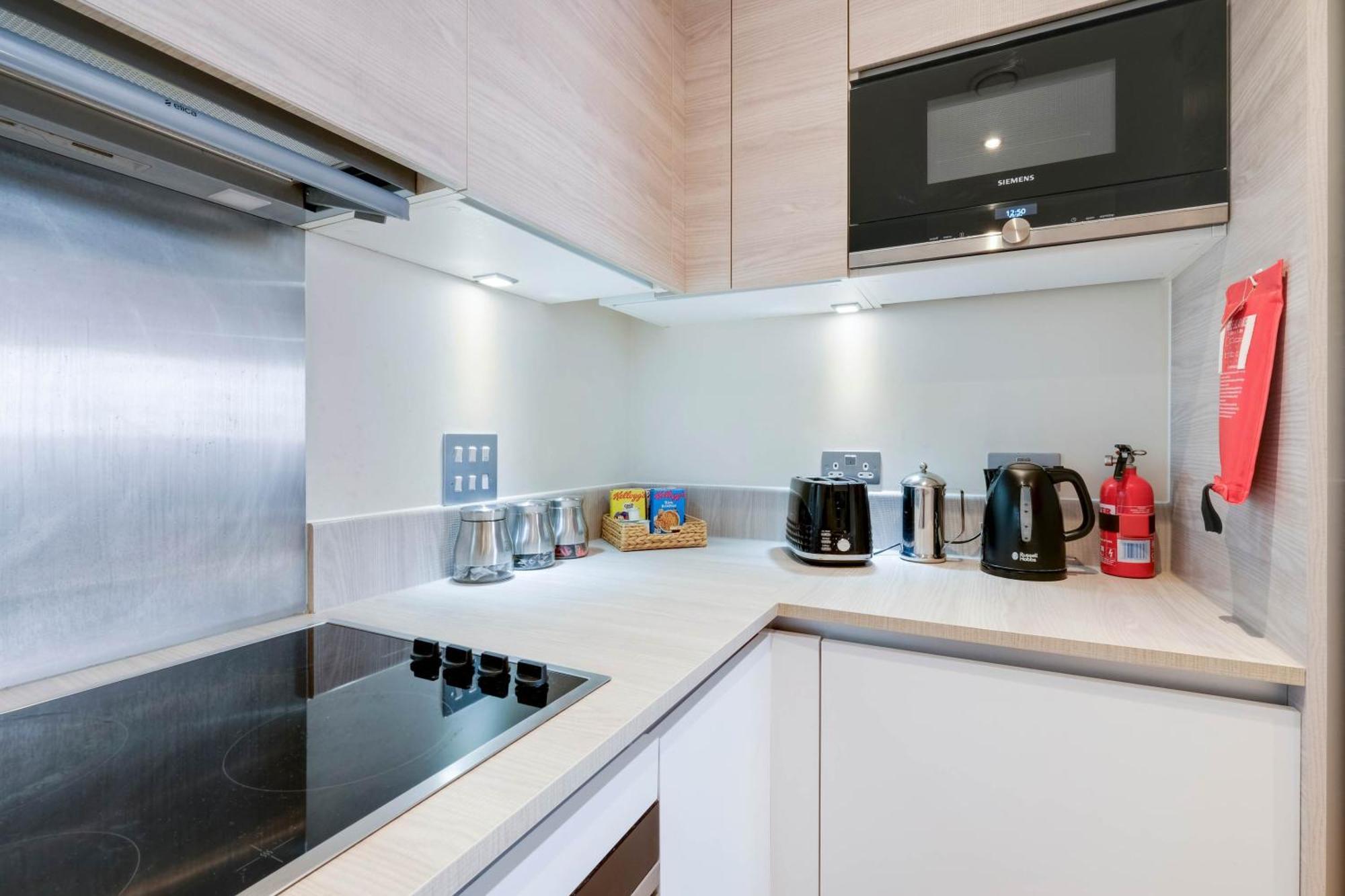 Alder House Serviced Apartment Maidenhead By 360Stays מראה חיצוני תמונה