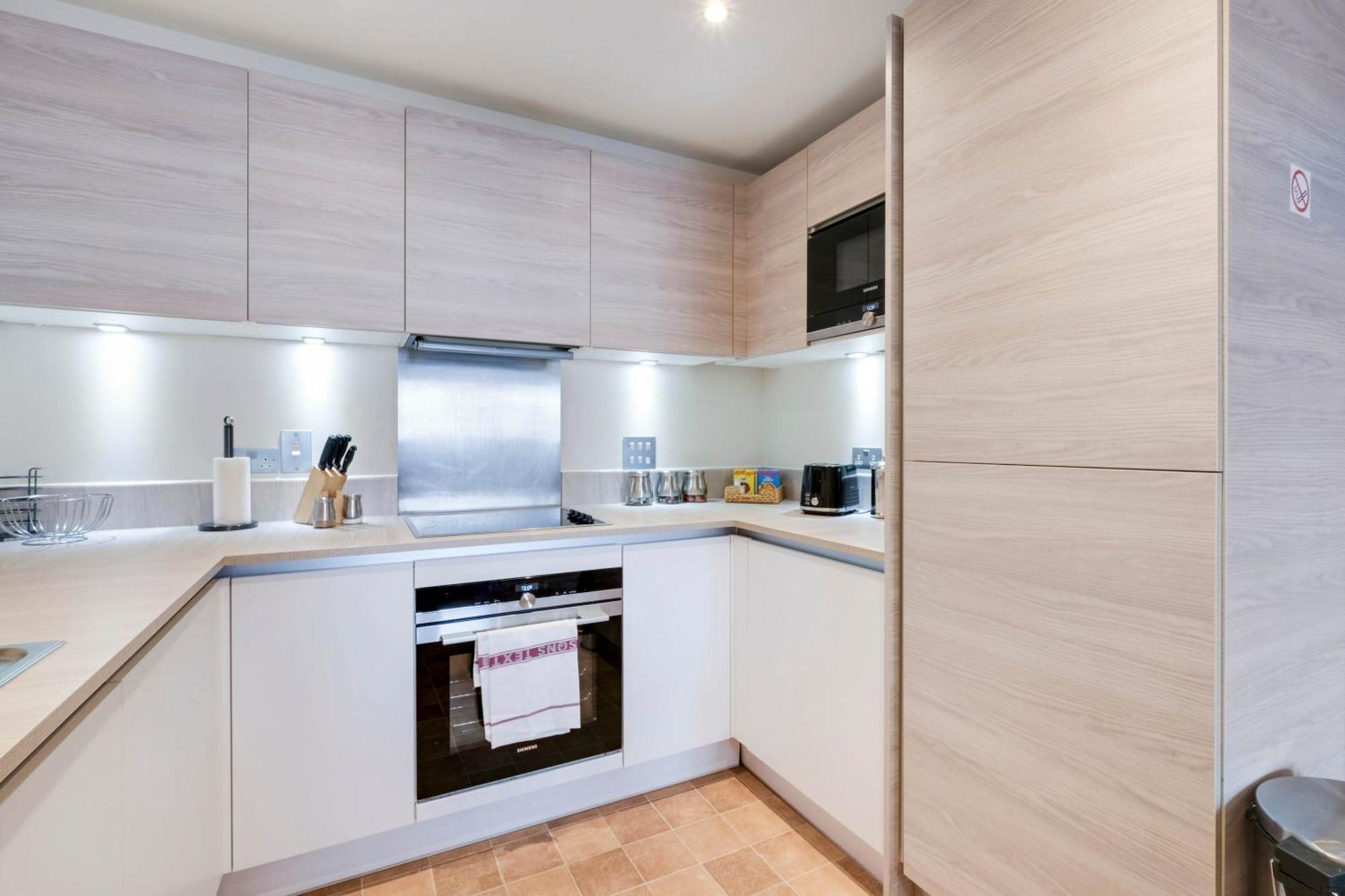 Alder House Serviced Apartment Maidenhead By 360Stays מראה חיצוני תמונה