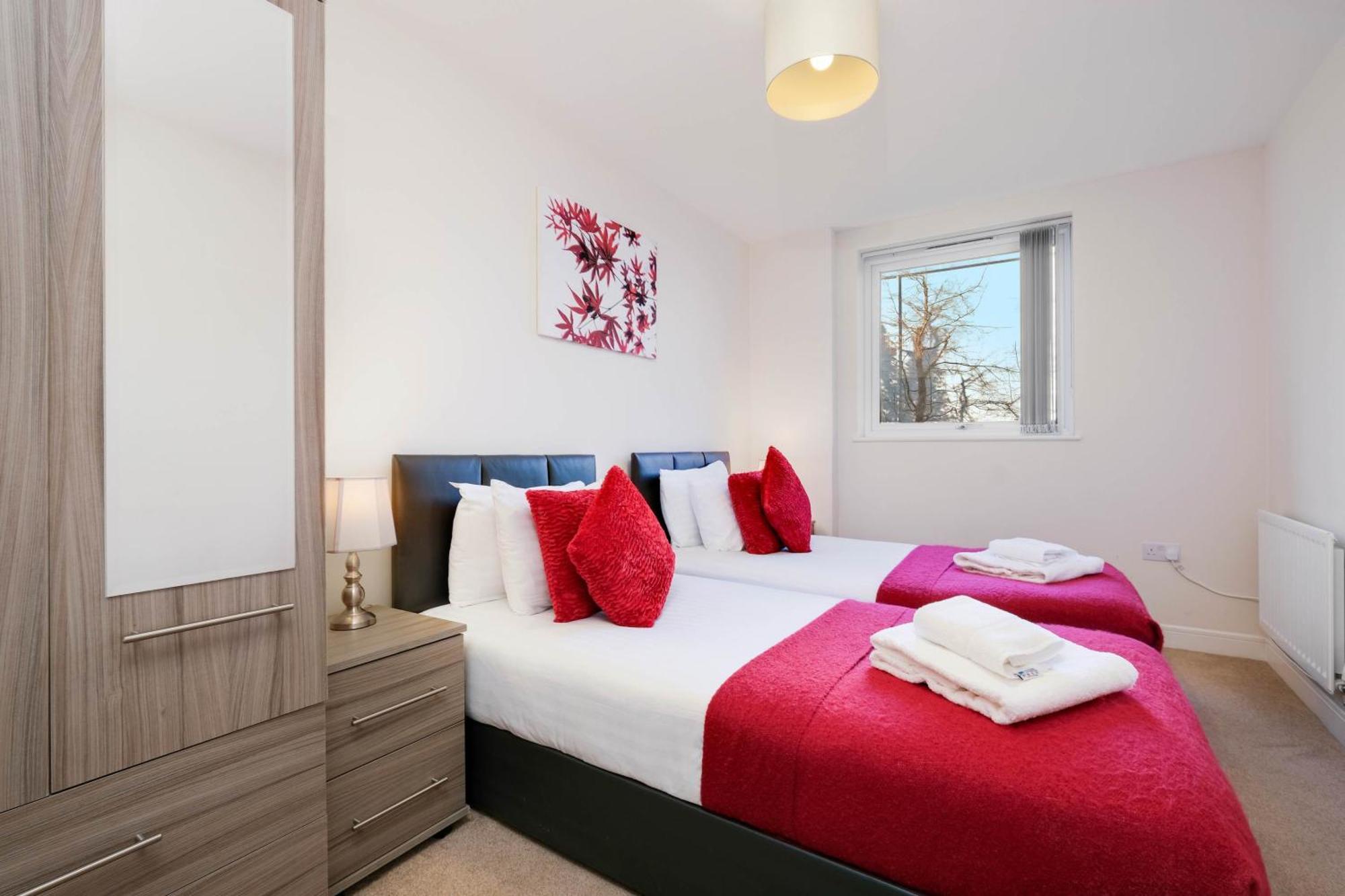 Alder House Serviced Apartment Maidenhead By 360Stays מראה חיצוני תמונה