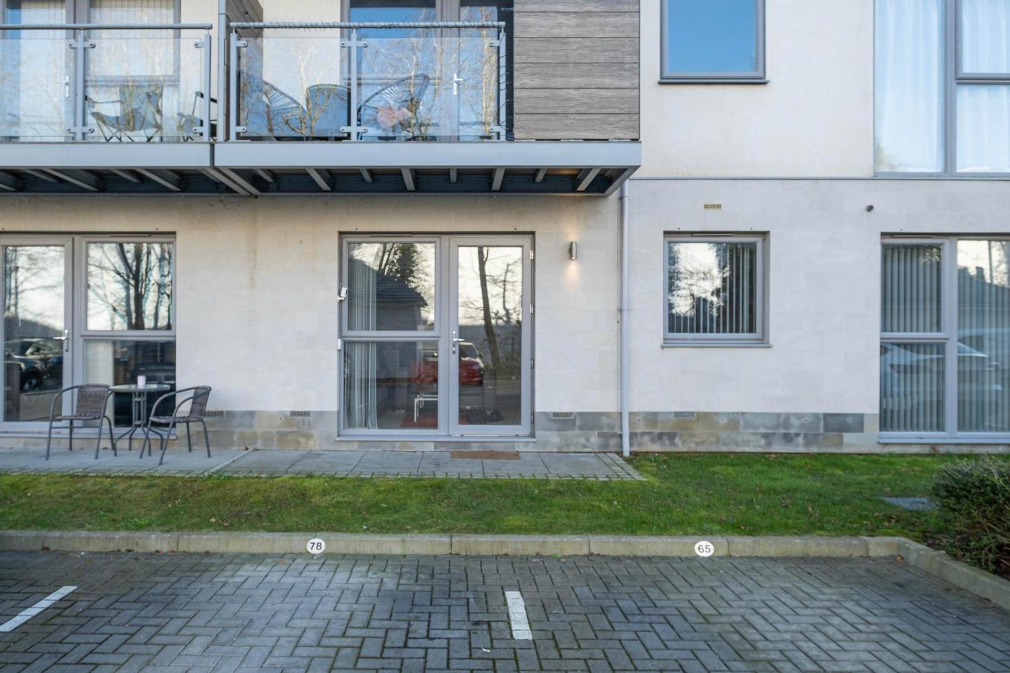 Alder House Serviced Apartment Maidenhead By 360Stays מראה חיצוני תמונה